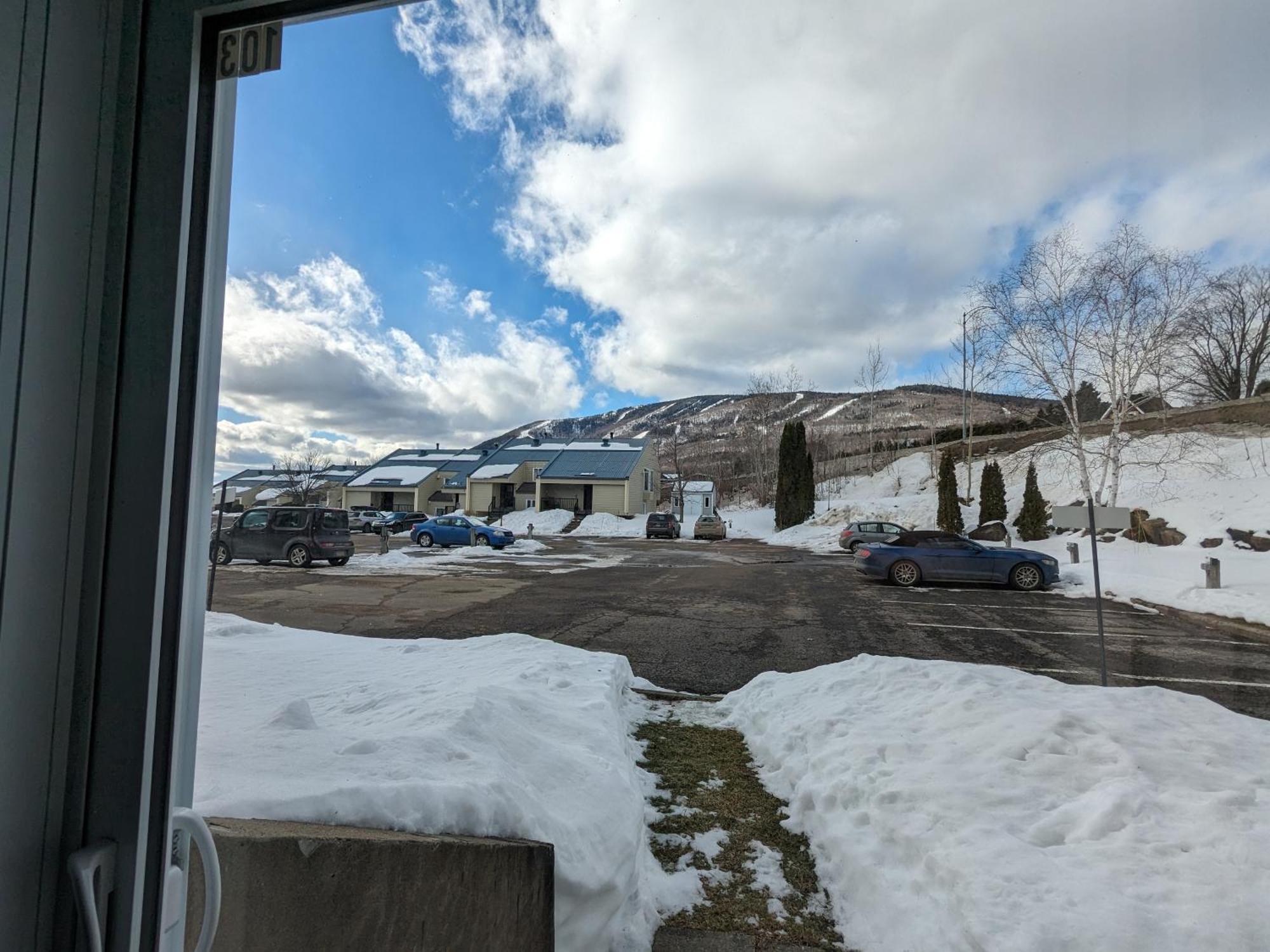 Bienvenue Chez Alice Et Daniel Saint-Ferreol-les-Neiges Exterior foto